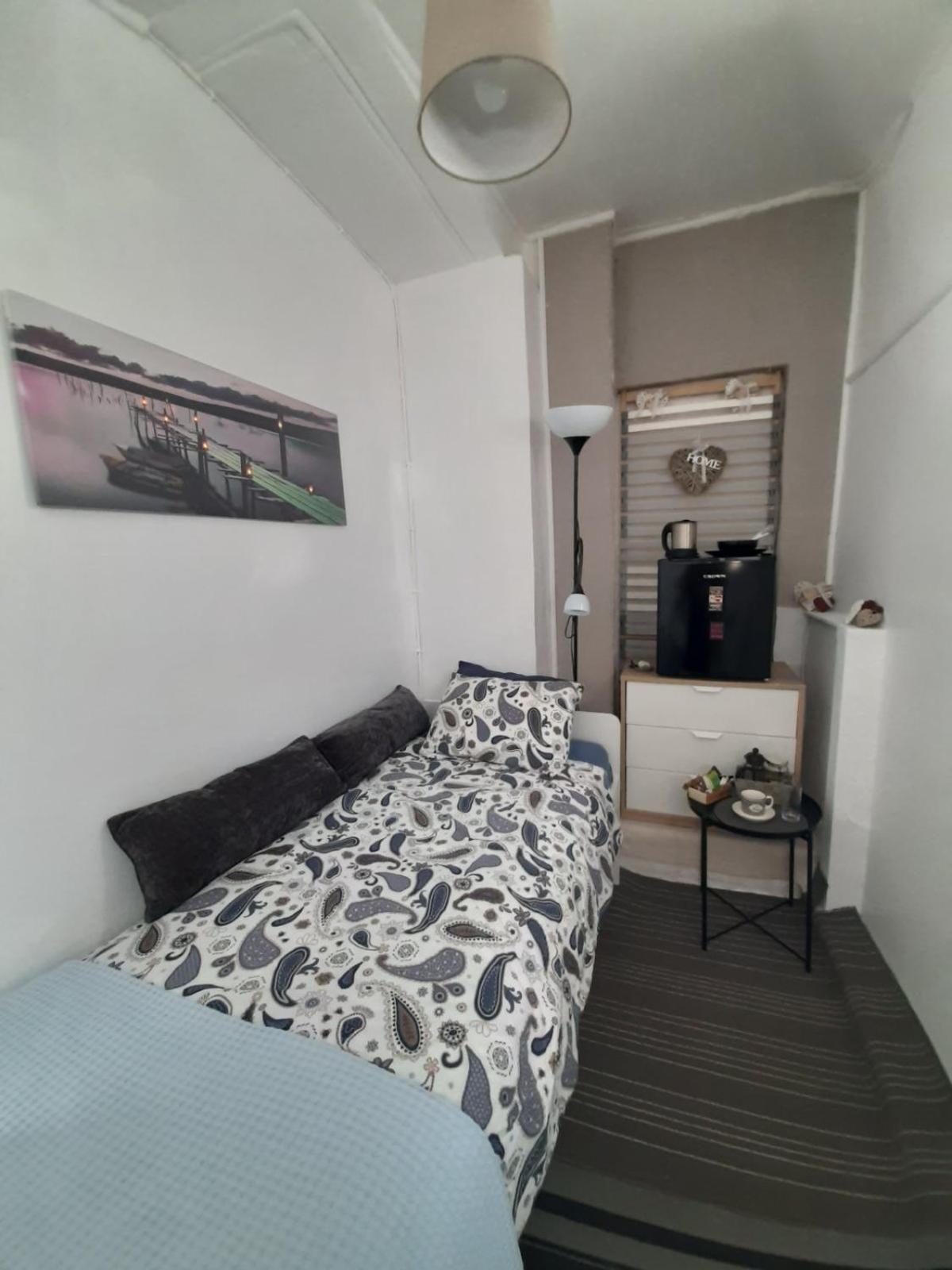 Georgias House 7 Min From Athens Airport Apartment Artemida  Room photo